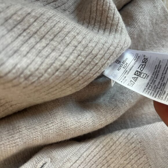 Banana Republic Cropped Cardigan - 100% merino wool - Picture 3 of 4